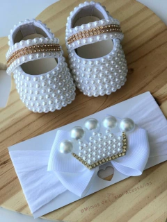 sapatinho-de-bebe-branco-perolas