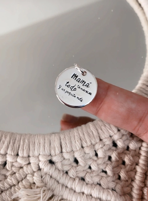 collar mama te mereces todo AQ