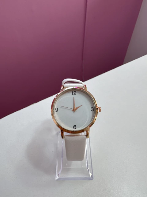 Reloj cuerina blanco y rose