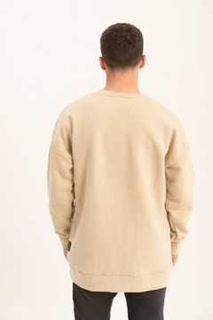 Buzo Oversize Malibu beige - Main Concept