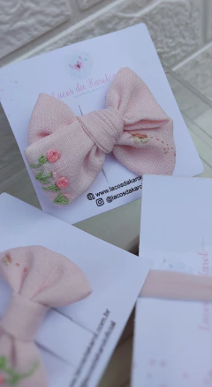 Laço de Linho Alice tam médio 9,5cm ( Coleção Jardim das borboletas) - comprar online