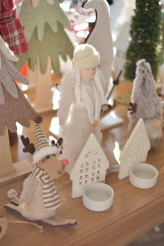 ANGEL BLANCO CON BRILLO en internet