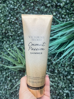 Crema Victoria's Secret "Coconut Passion" Shimmer
