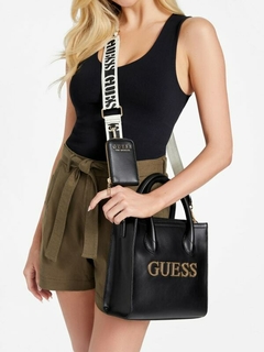 Cartera Guess Caracara Small Carryall - comprar online