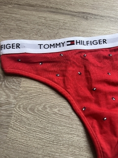 Less Tommy Hilfiger - comprar online