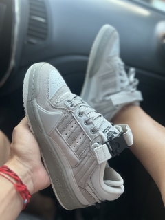 zapatillas adidas forum bad bunny grey