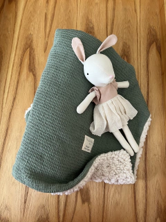 Mantita recibidora Nido de abeja y Corderito + Muñeco coneja/o Oso/a Apego - tienda online