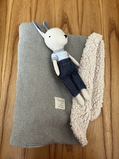 Mantita recibidora Nido de abeja y Corderito + Muñeco coneja/o Oso/a Apego - comprar online