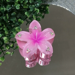 BROCHE FLOR HAWAIANA CON STRASS ROSA (6CM) COL6824 - comprar online