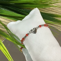 PULSERA CORAZON CRISTALES ROJOS Y BOLITAS (17CM ALARGUE A 21CM) P2427 - comprar online