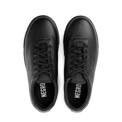 zapatilla cuero negro