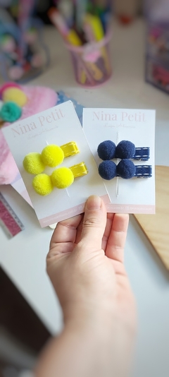 par de pompons PERSONALIZÁVEL COM AS CORES DO UNIFORME