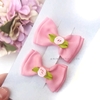 Laço manu flor p (faixinha ou bico de pato)