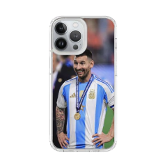Leo con su medalla de Campeòn