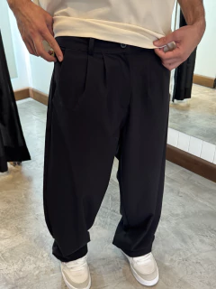 PANTALÓN SASTRERO NEGRO BAGGY en internet
