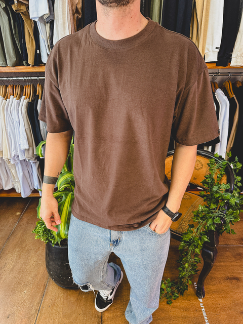 remera oversize basica Chocolate
