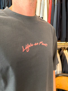 Remera Life gris oscuro - comprar online
