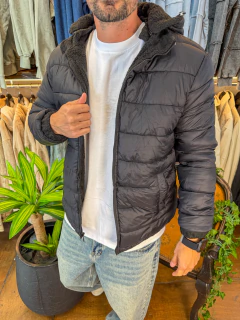 Campera North negra en internet