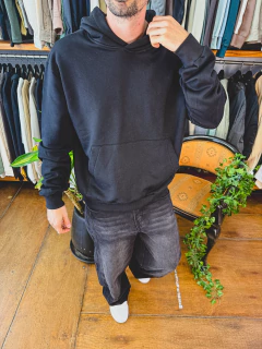 Buzo Basic Negro en internet