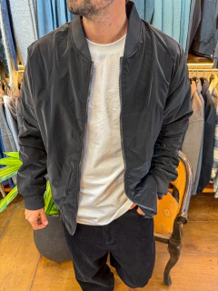 Campera reversible Juli negra en internet