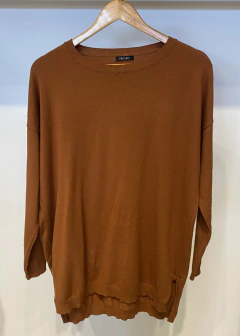 Sweater c red liso tajo lateral (2325025)
