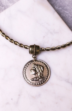 859 - Chocker Medalha na internet