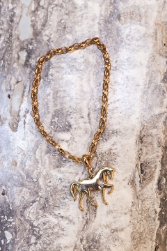 944 - Pulseira Horse na internet