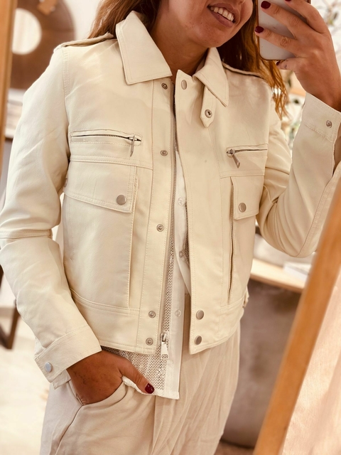 CAMPERA VIBRANDO ALTOO! - comprar online
