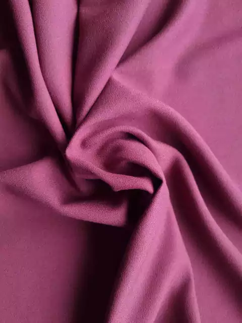 Constantine - Borgoña Pantone® 19-1321