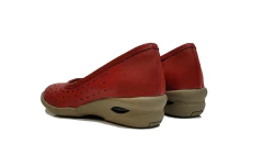 Chatita de cuero vaucno calada - Artículo 62