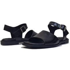 Sandalia de cuero vacuno con con tira ancha y base baja de goma - Art. Noha