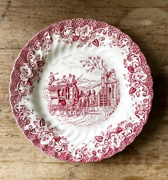 Plato de postre de loza inglesa Johnson Bros, Coaching Scenes. 17 cm. Posee leve craquel.