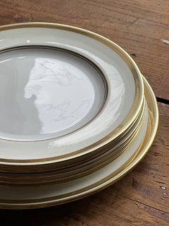 Plato playo de porcelana inglesa Paragon, 25 cm. ideal como plato masitero. - Antigua Carola