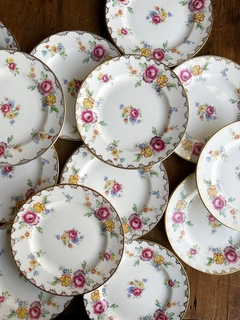 Plato de postre de porcelana inglesa Bone China New Chelsea. 17 cm.