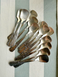 6 cucharas para helado bañadas en plata.