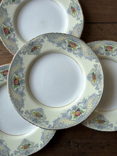 Plato de postre de loza inglesa John Maddock. 18 cm.