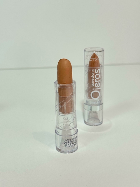 CORRECTOR DE OJERAS TONO MEDIO