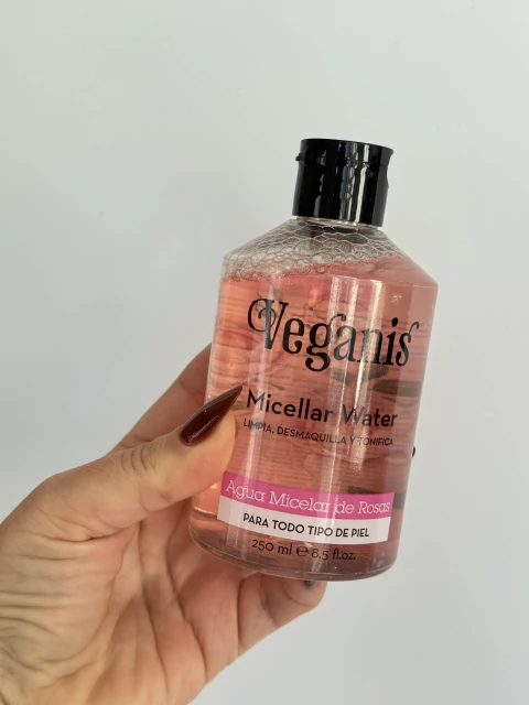 Agua micelar de rosas veganis