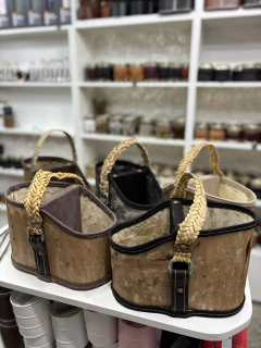 Canasta cuero natural con sujetador de tiento PREMIUM en internet