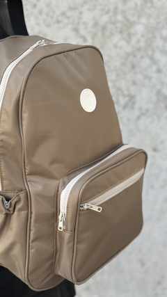Mochila aniversario beige - tienda online