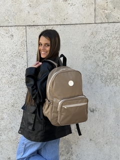 Mochila aniversario beige - comprar online
