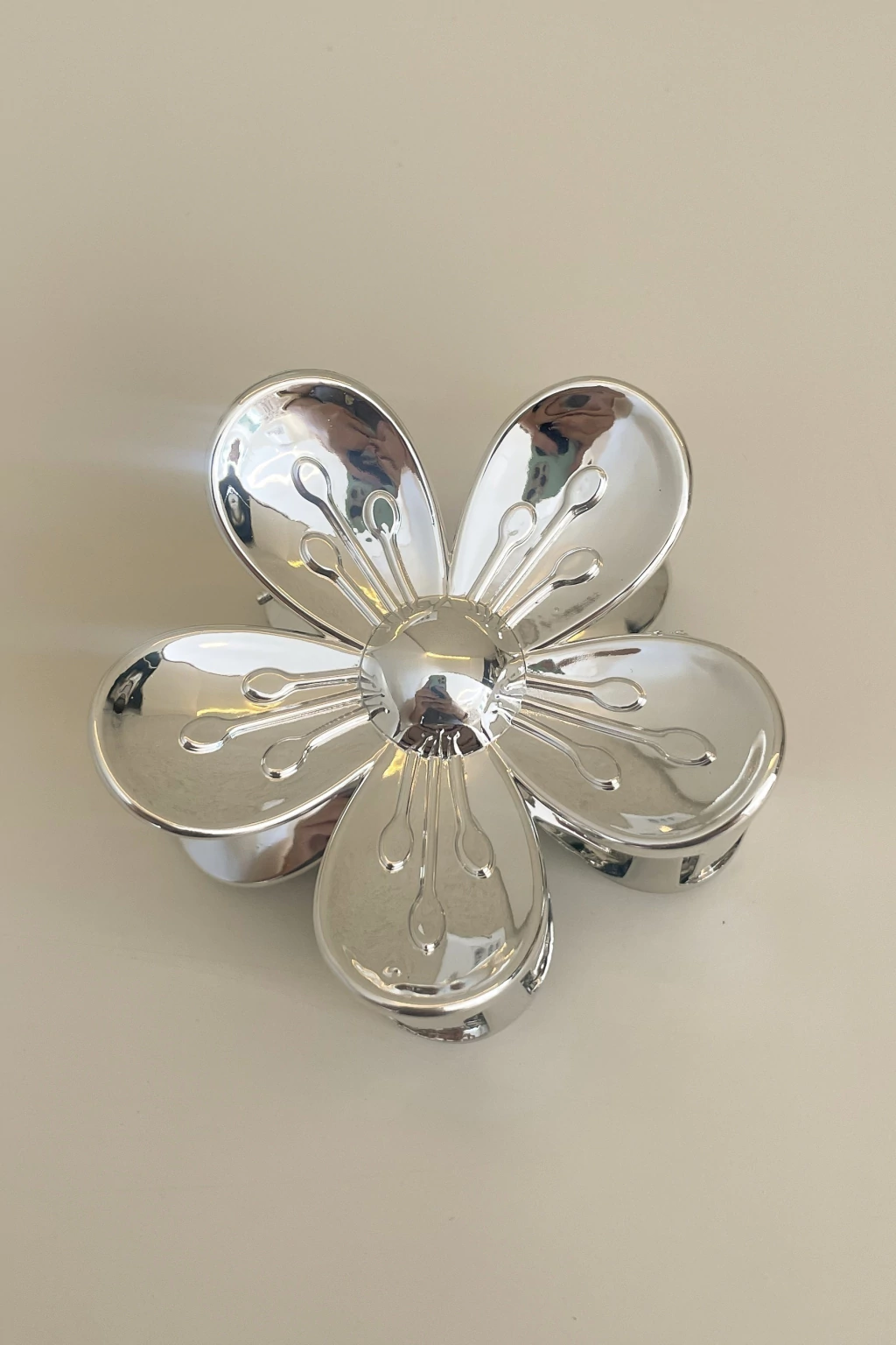 Presilha Flor de Plástico prata