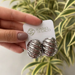 Brinco prata orgânico médio