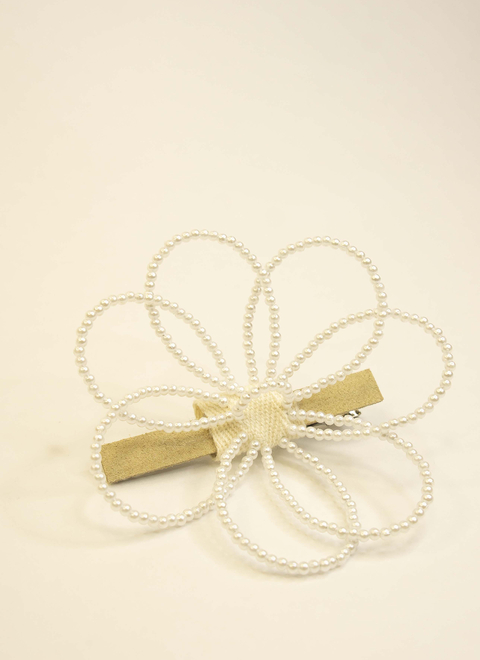 Bico de Pato Bordado Flor Pérola - Gabriela