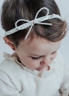 Tiara Bordada Lacinho Pérolas - Maria