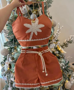 Conjunto no linho bordado