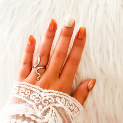 ANILLO COBRA ALARGADA CON OJITOS - PLATEADO